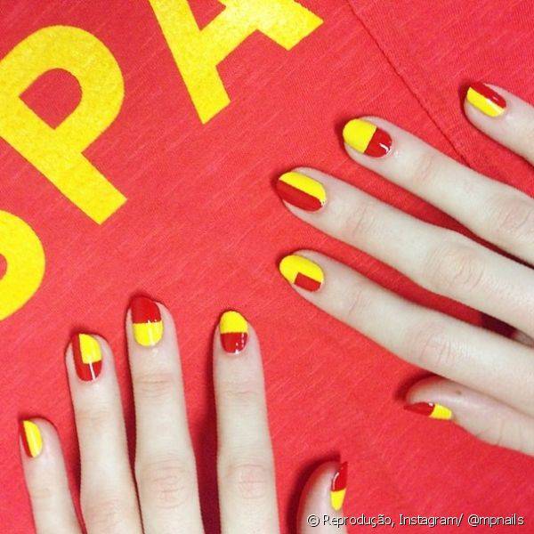 Em parceria com a revista Vogue, a top nail artist Madeline Poole se inspirou na bandeira da Espanha para criar decora??o gr?fica